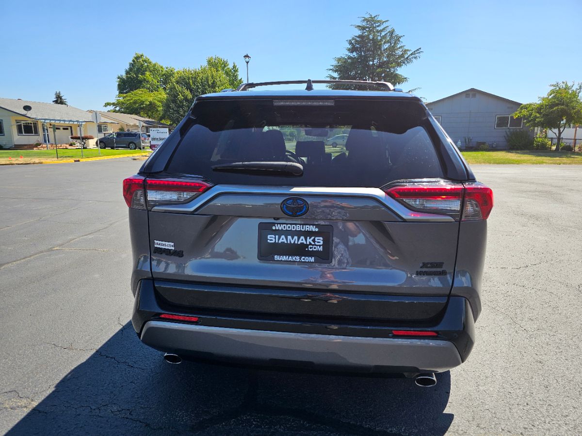 2021 Toyota RAV4 Hybrid XSE photo 14