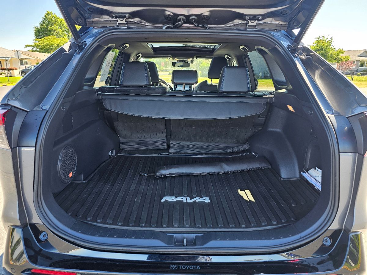 2021 Toyota RAV4 Hybrid XSE photo 15