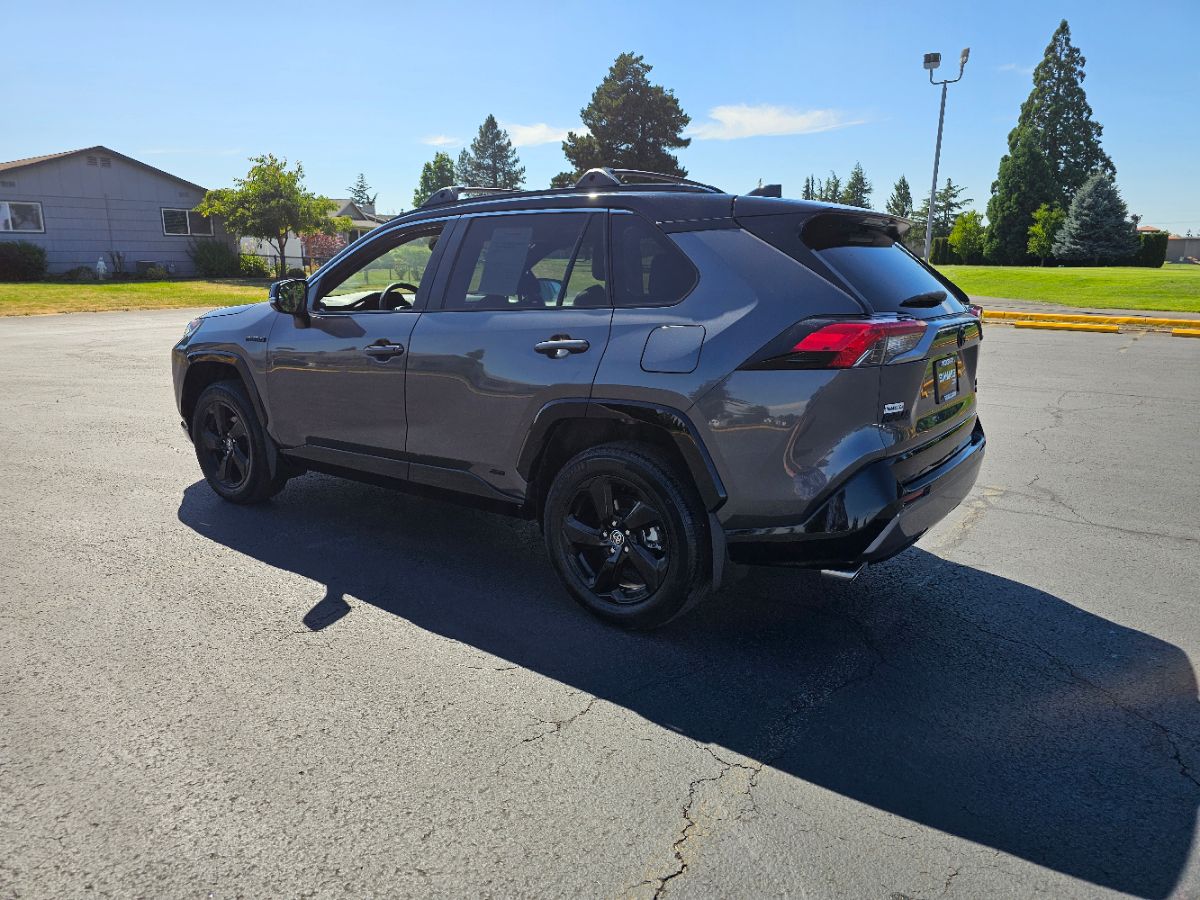 2021 Toyota RAV4 Hybrid XSE photo 16