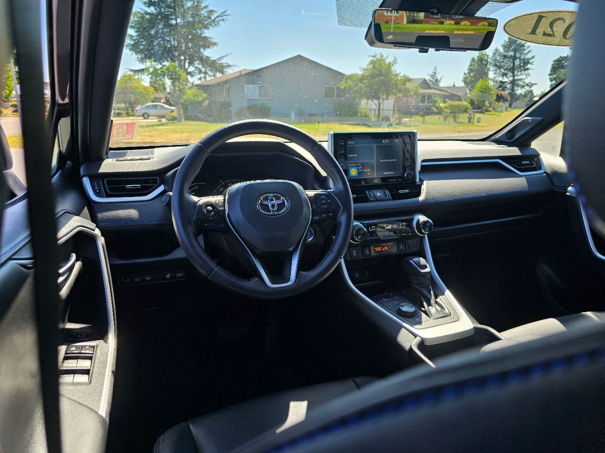 2021 Toyota RAV4 Hybrid XSE photo 17