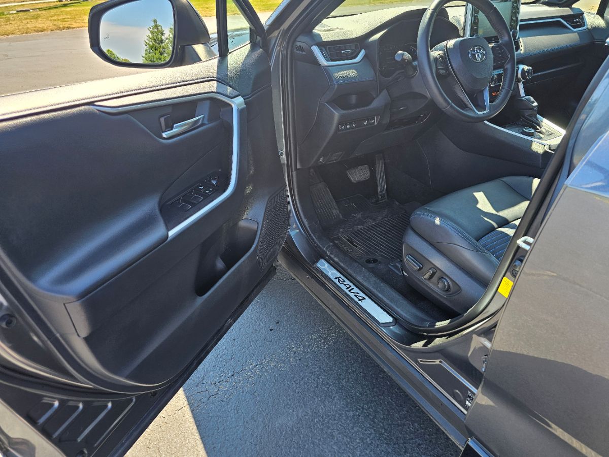2021 Toyota RAV4 Hybrid XSE photo 18