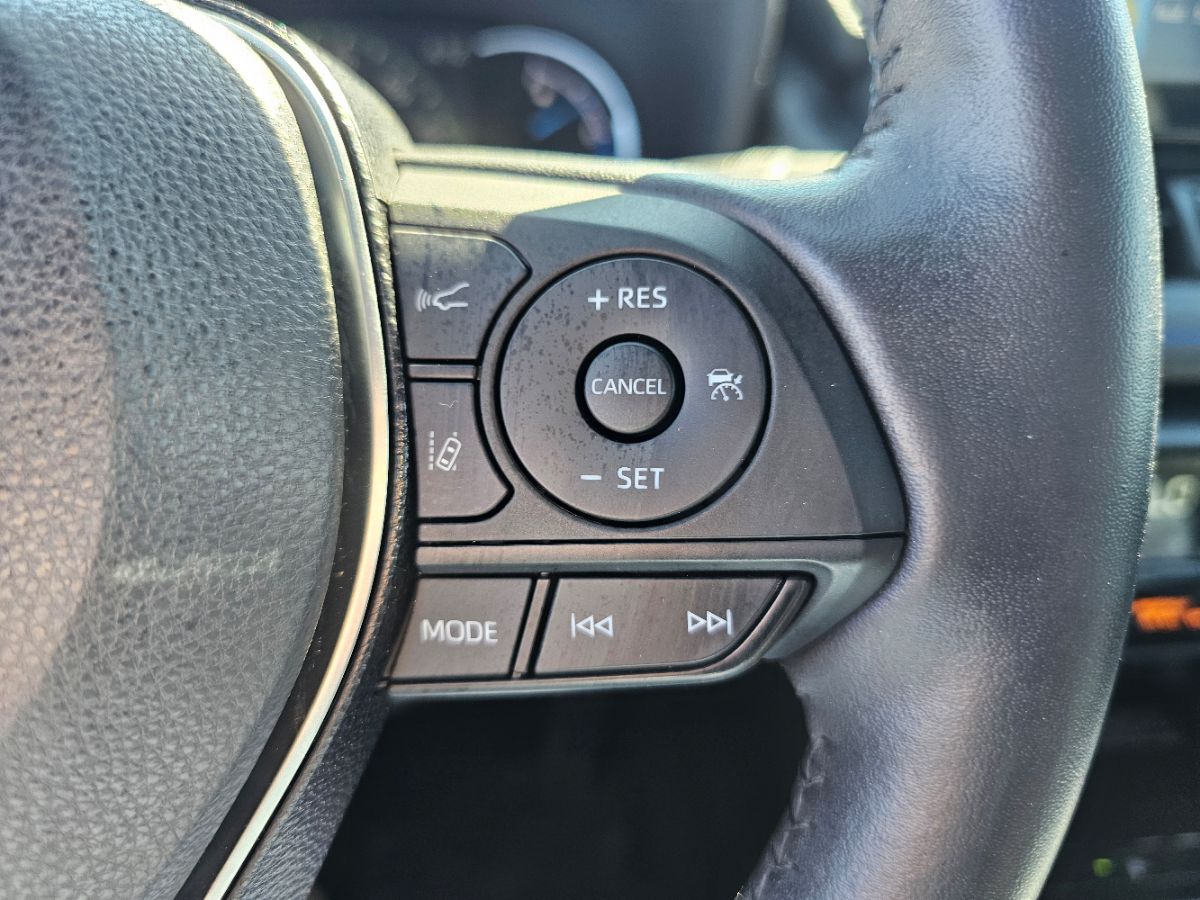 2021 Toyota RAV4 Hybrid XSE photo 22