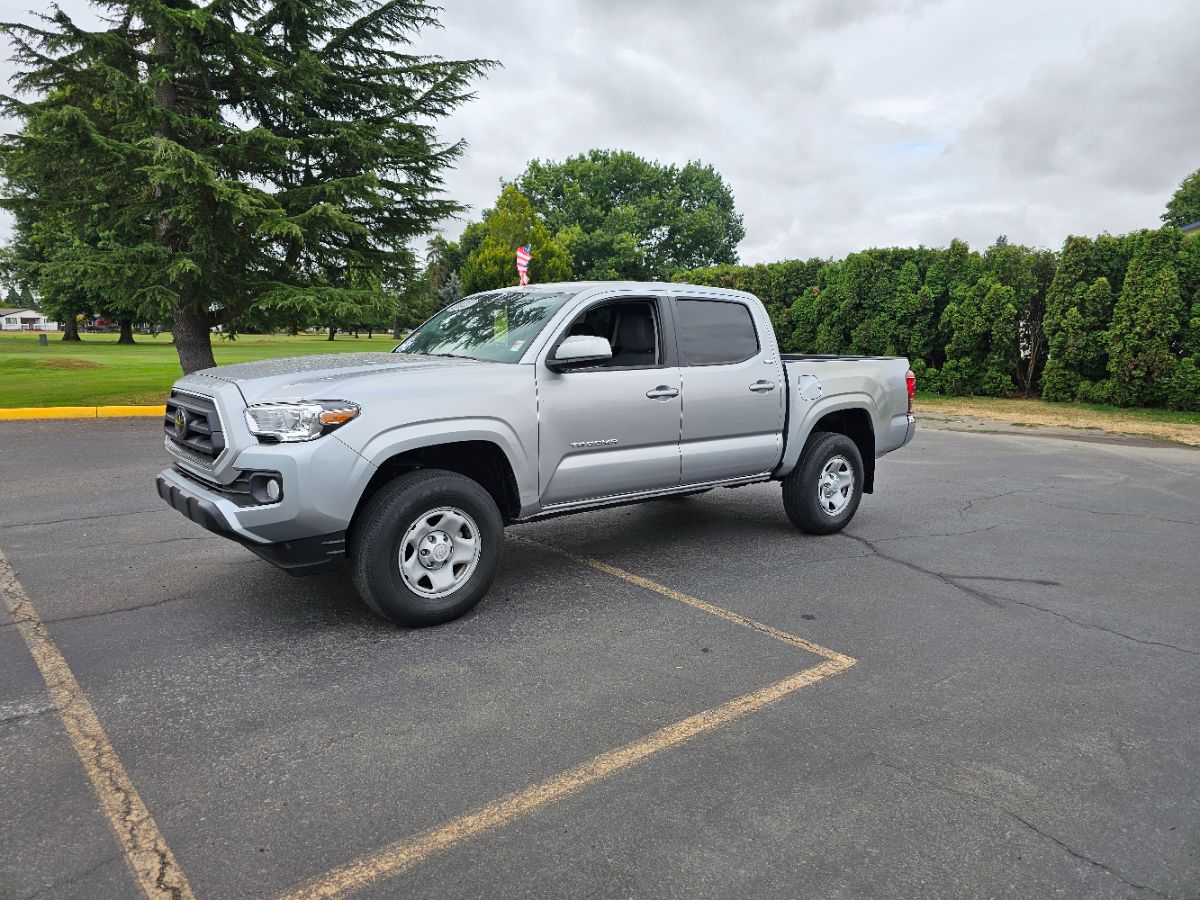 2022 Toyota Tacoma SR5 photo 3