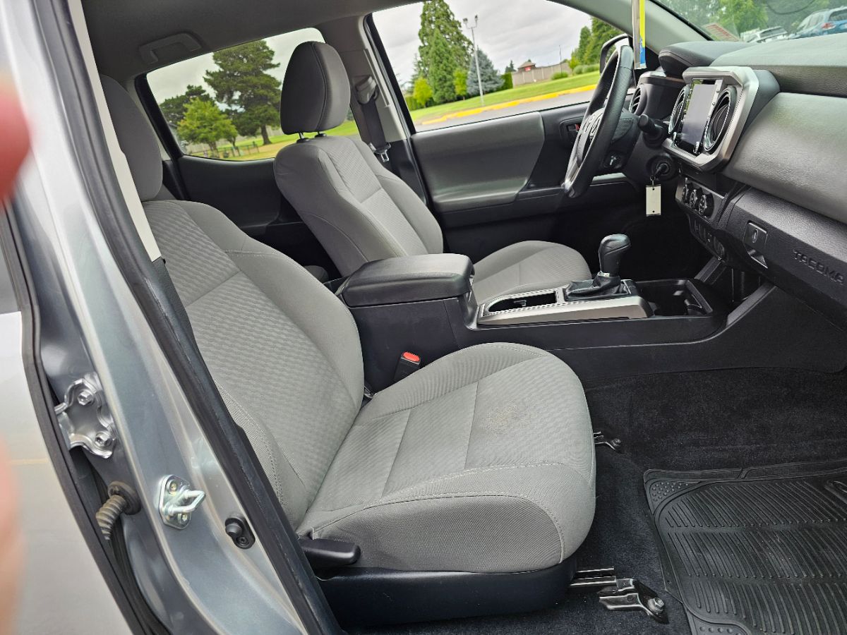 2022 Toyota Tacoma SR5 photo 7