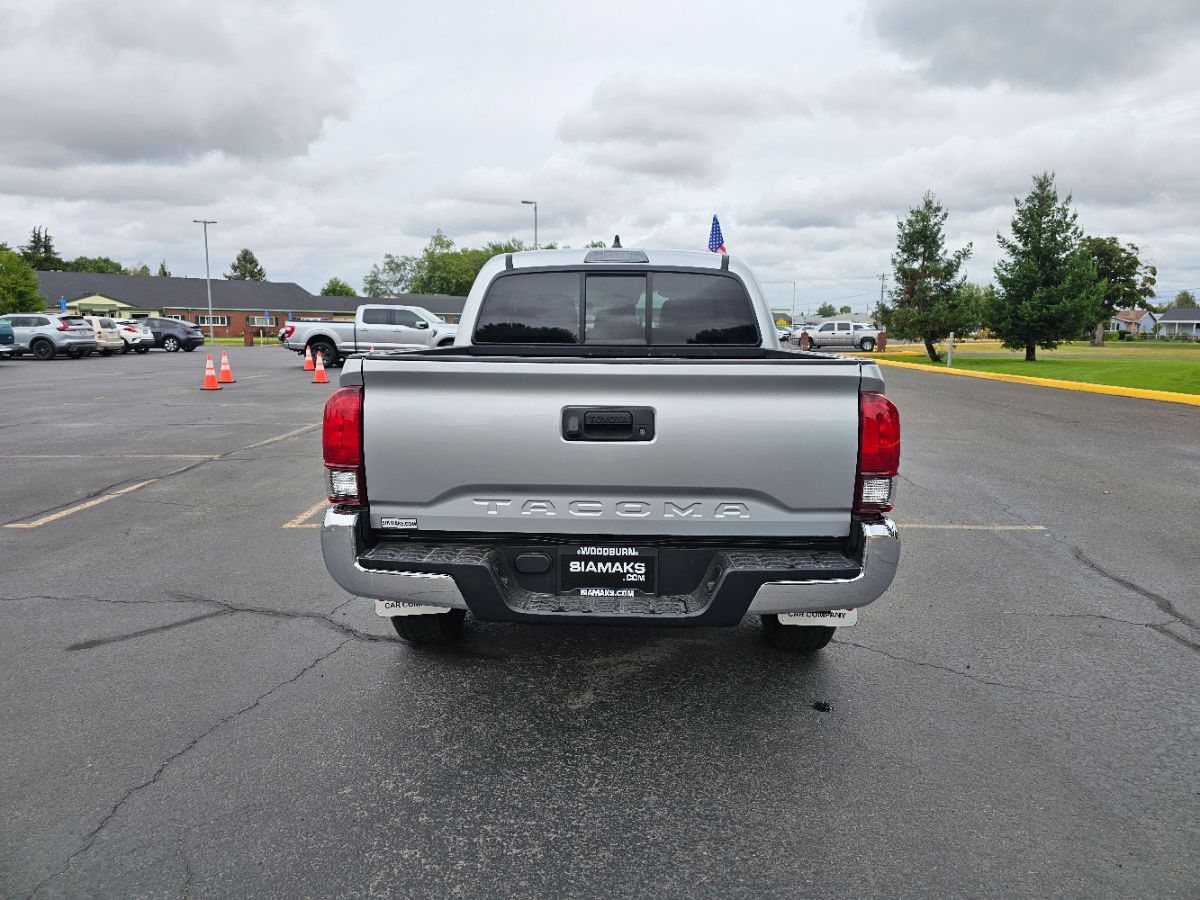 2022 Toyota Tacoma SR5 photo 16