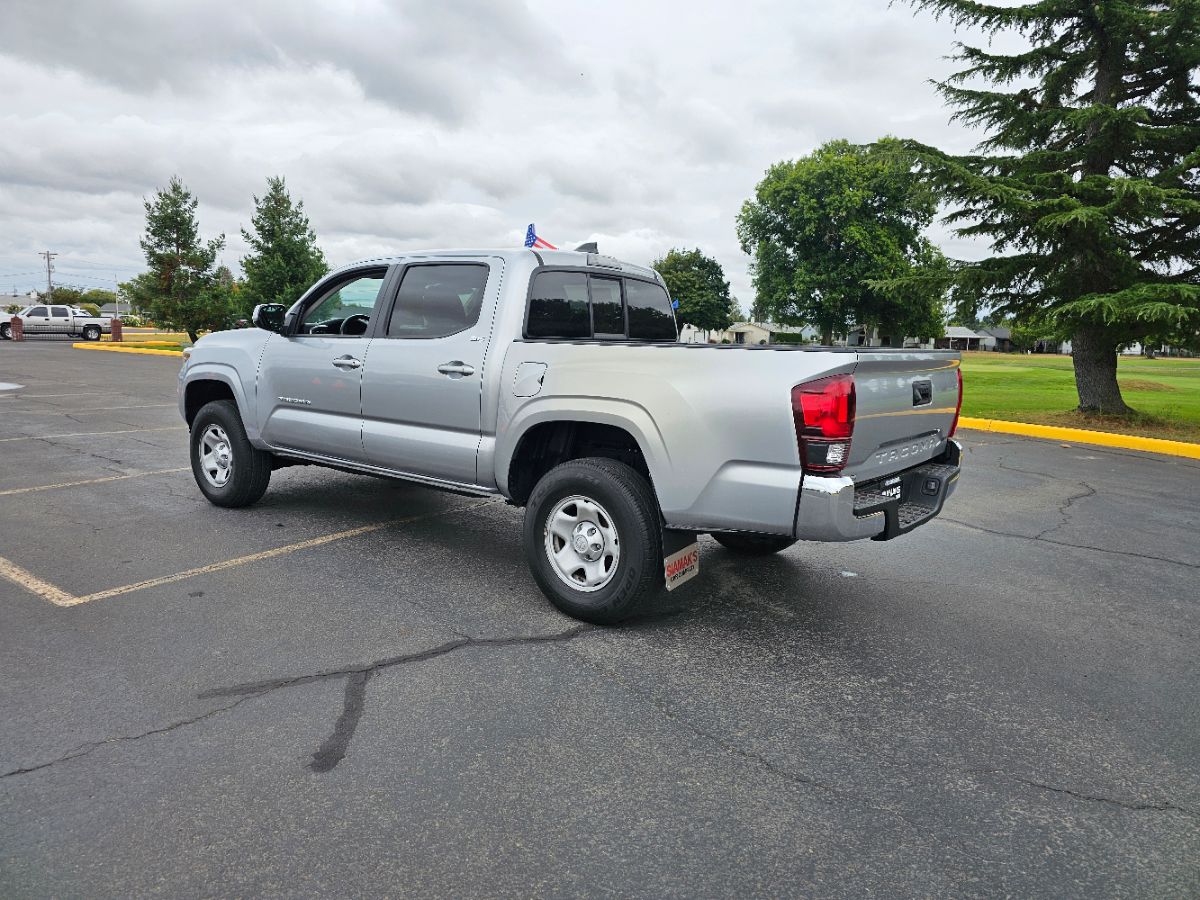 2022 Toyota Tacoma SR5 photo 18