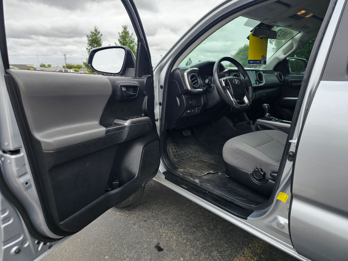 2022 Toyota Tacoma SR5 photo 21
