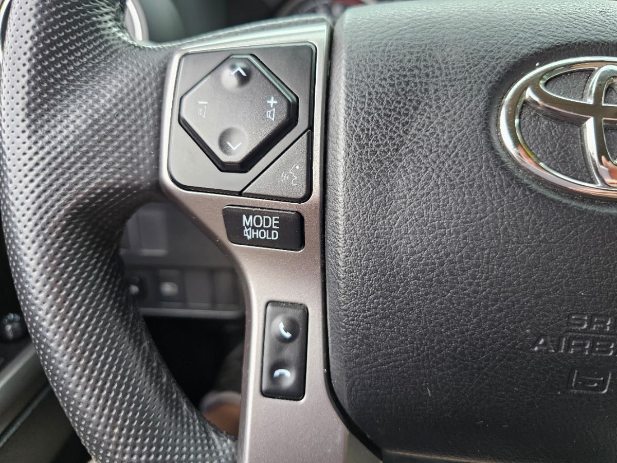 2022 Toyota Tacoma SR5 photo 24