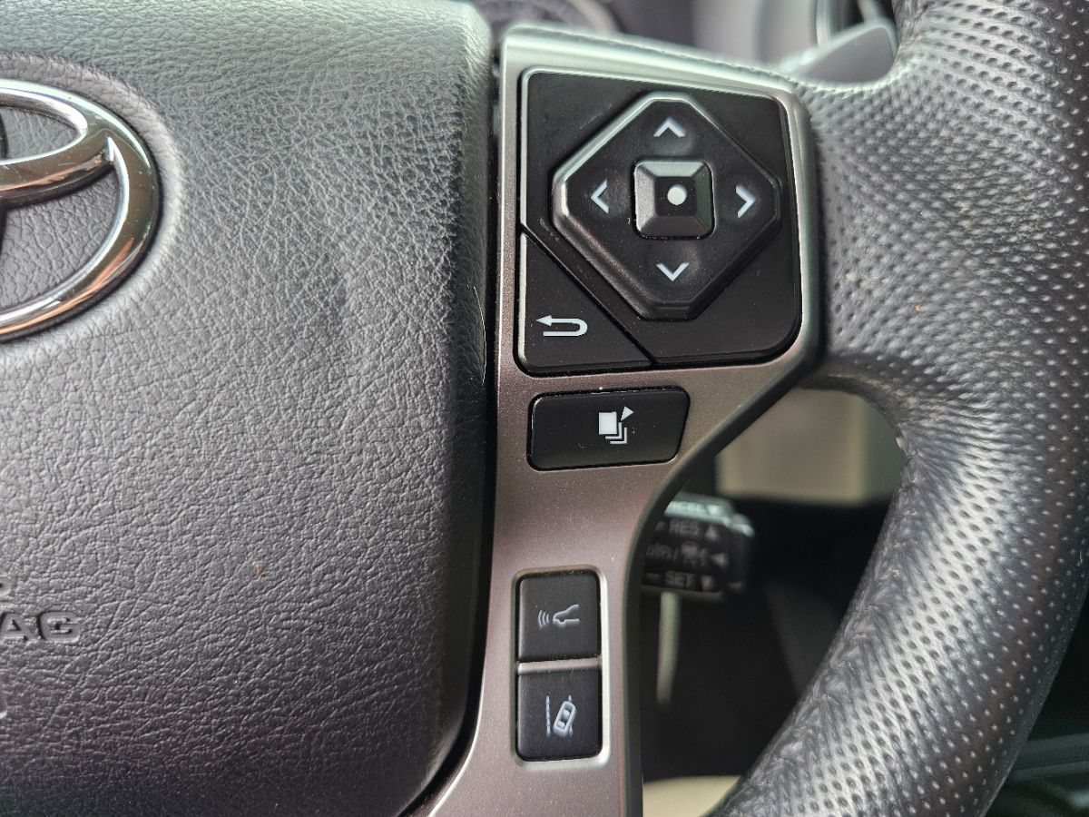 2022 Toyota Tacoma SR5 photo 25
