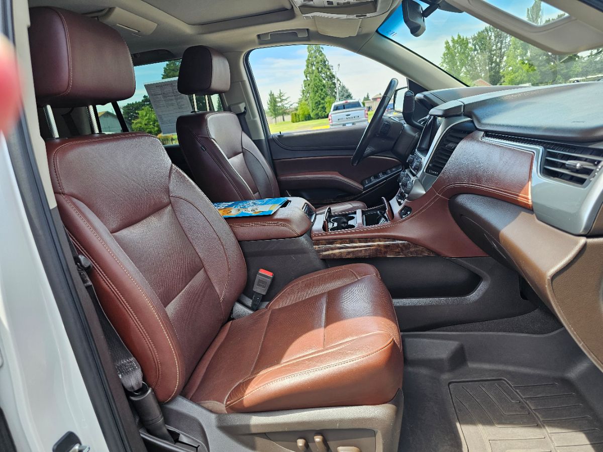 2019 Chevrolet Tahoe photo 2