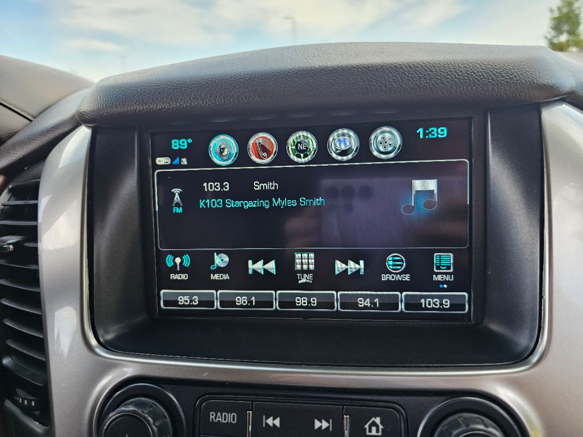 2019 Chevrolet Tahoe photo 3