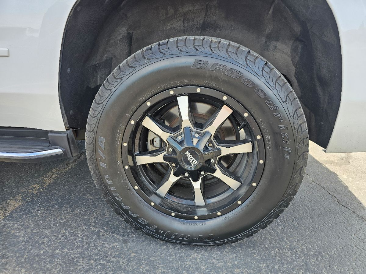 2019 Chevrolet Tahoe photo 17