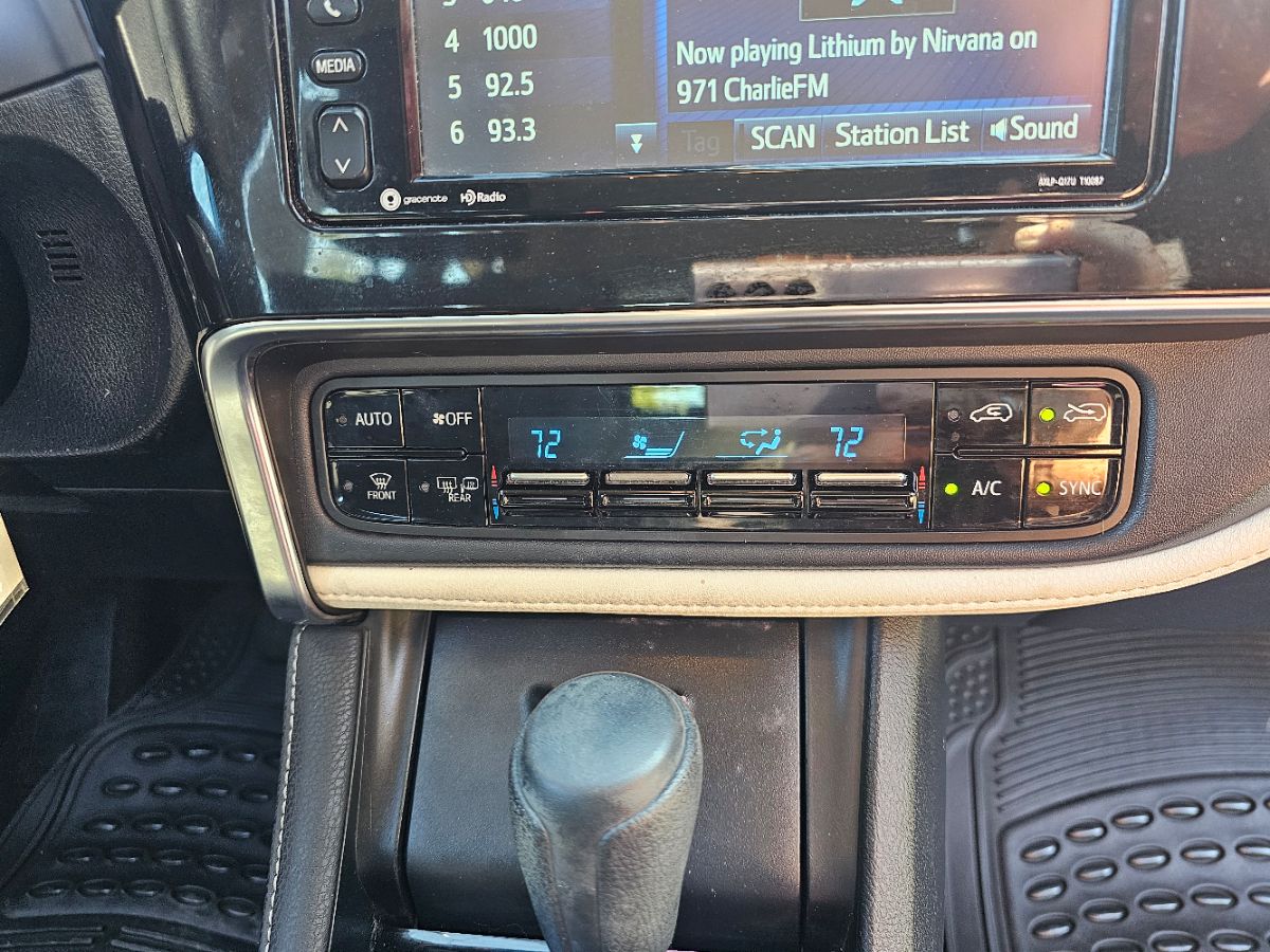 2017 Toyota Corolla iM photo 9