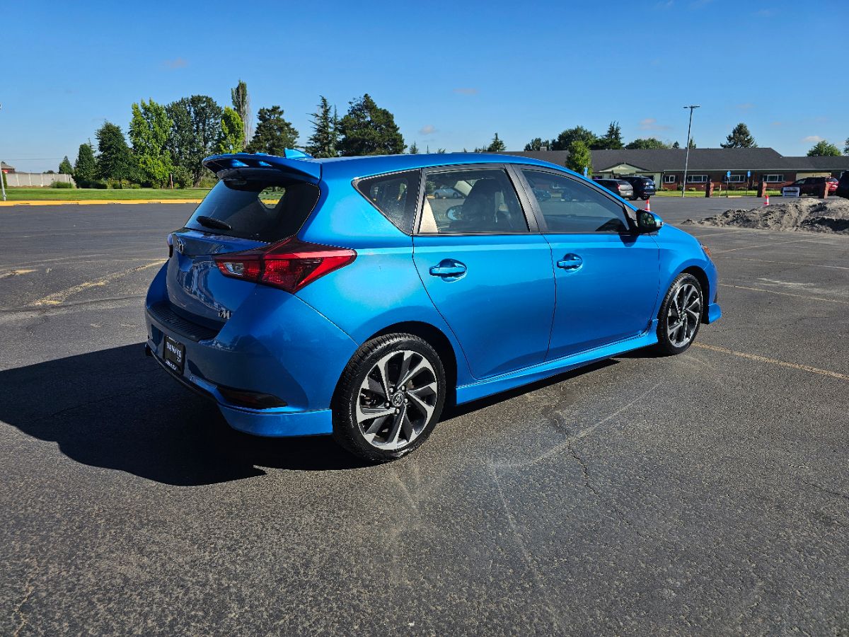 2017 Toyota Corolla iM photo 13