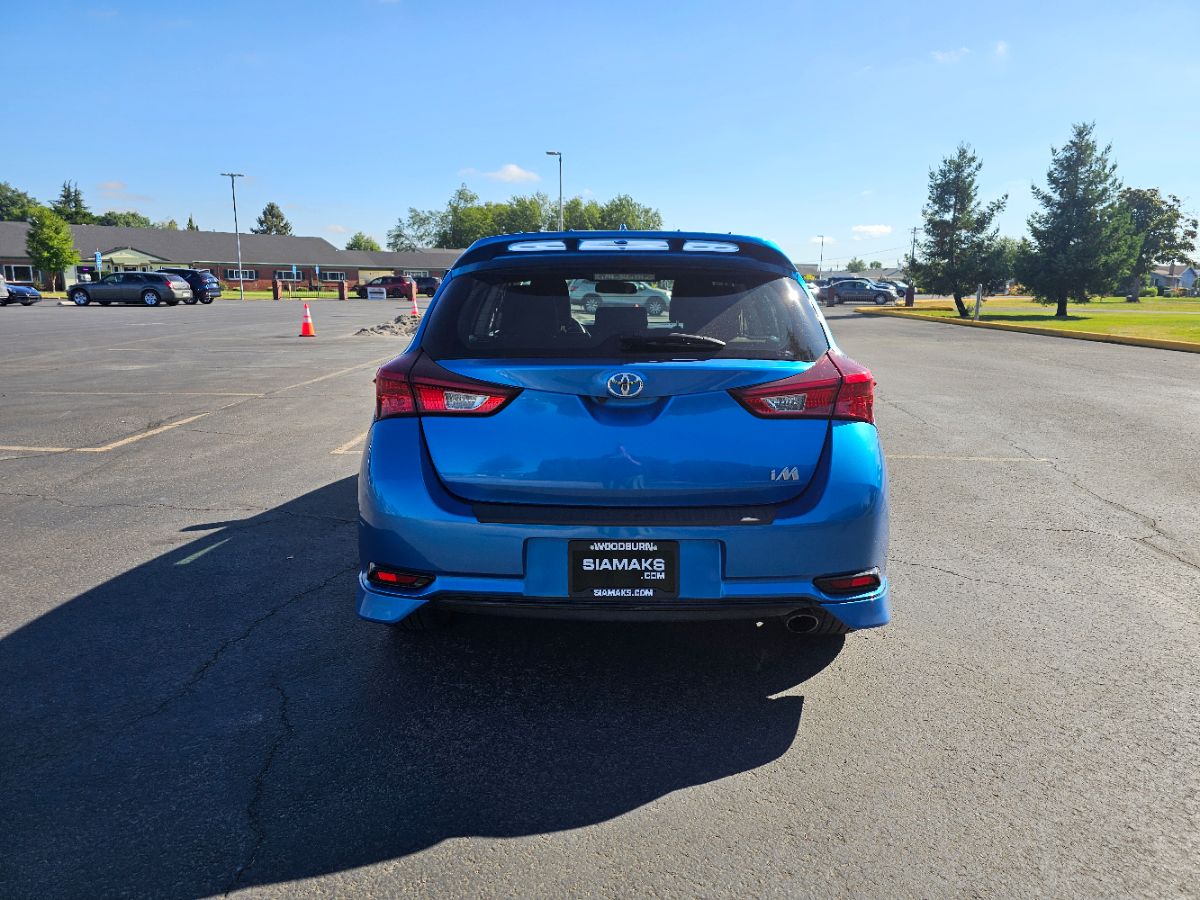 2017 Toyota Corolla iM photo 14