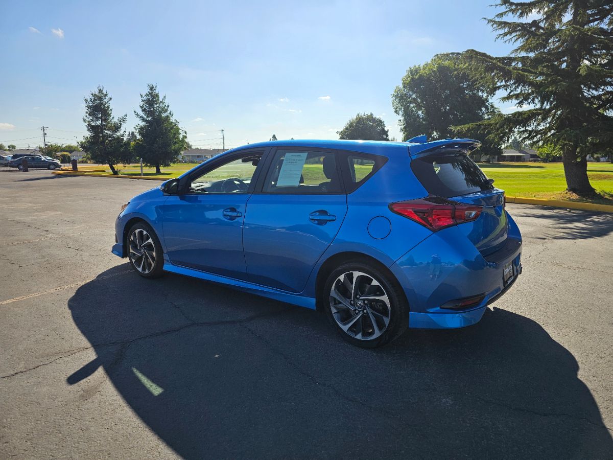 2017 Toyota Corolla iM photo 16