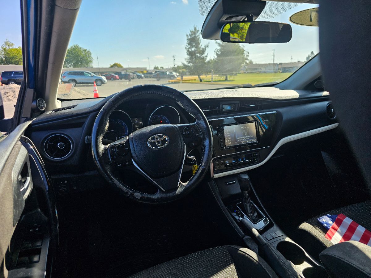 2017 Toyota Corolla iM photo 18
