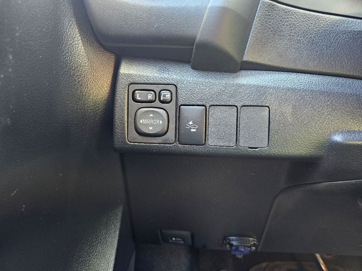 2017 Toyota Corolla iM photo 2