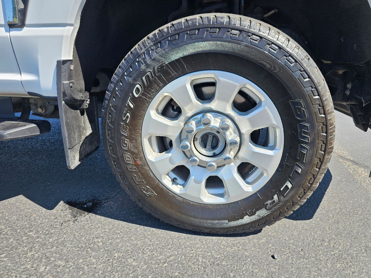 2023 Ford F-350 XLT photo 4