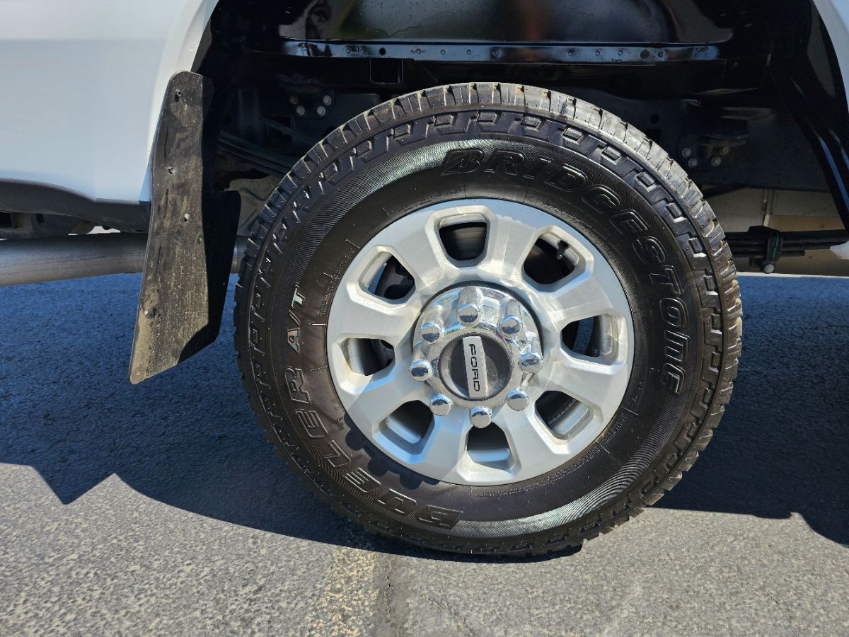 2023 Ford F-350 XLT photo 10