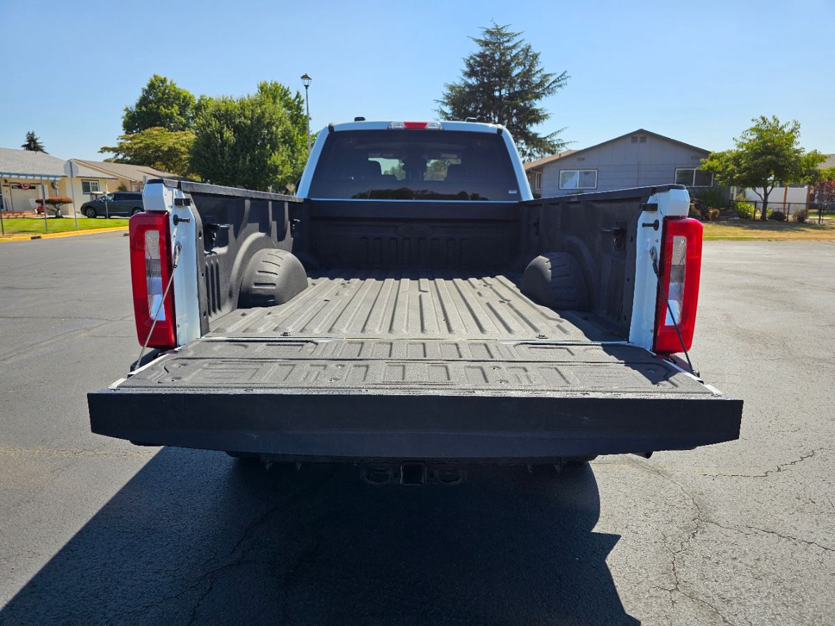 2023 Ford F-350 XLT photo 13