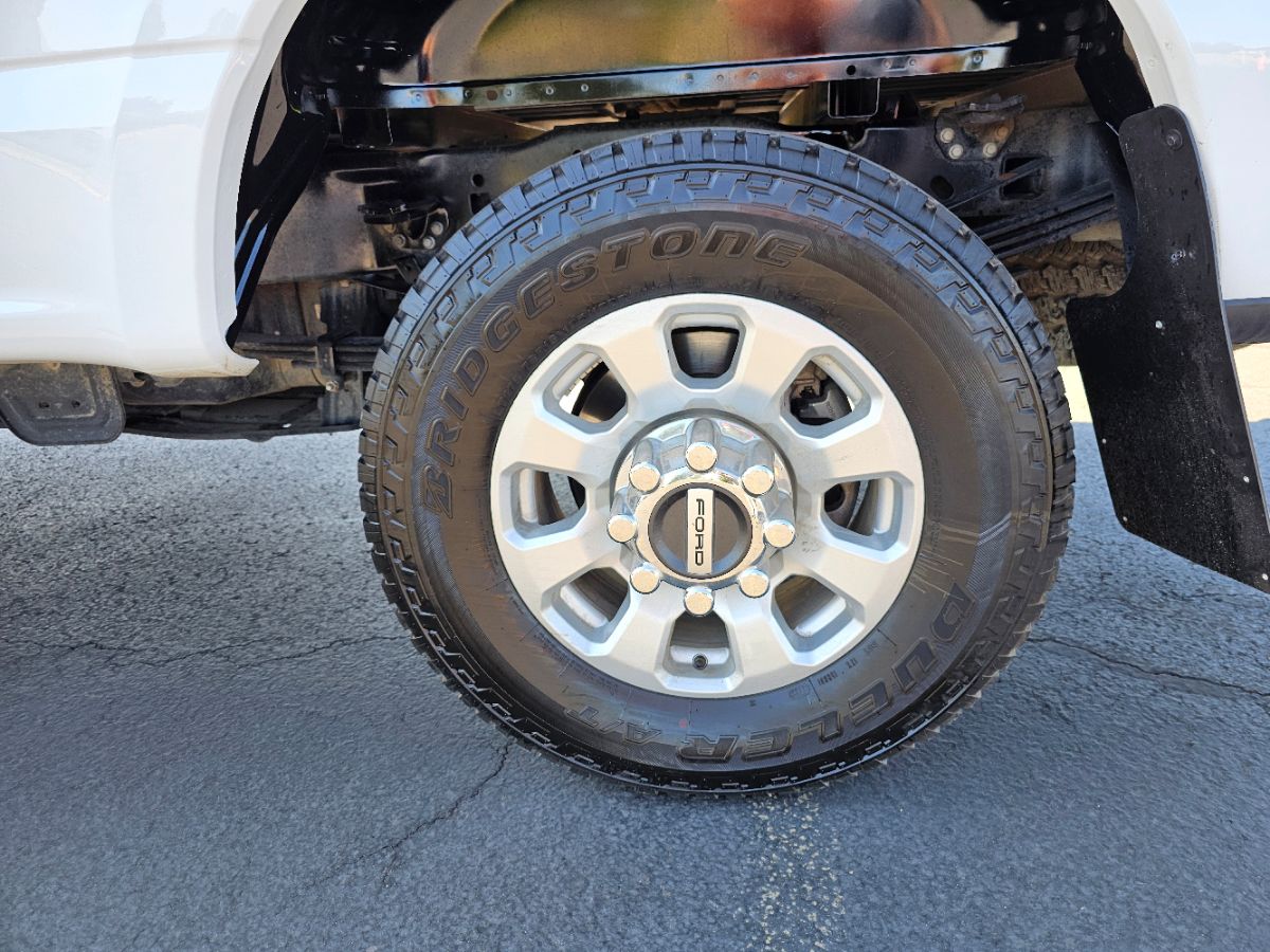 2023 Ford F-350 XLT photo 15