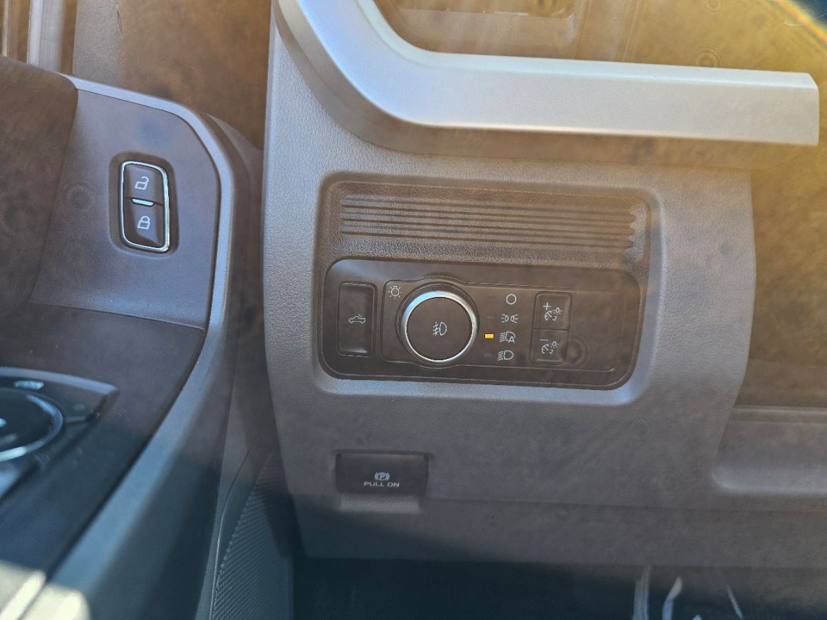 2023 Ford F-350 XLT photo 23