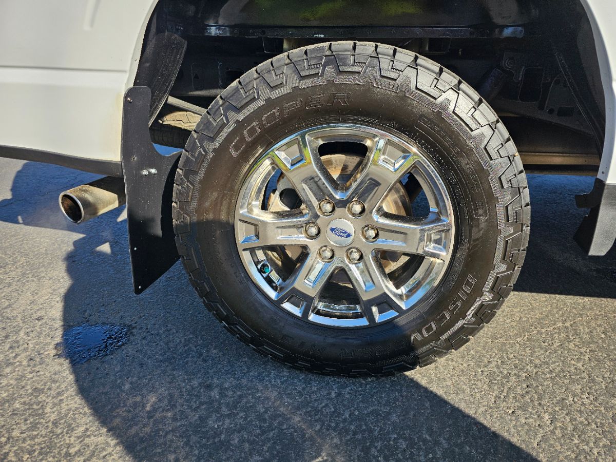 2023 Ford F-150 XLT photo 12