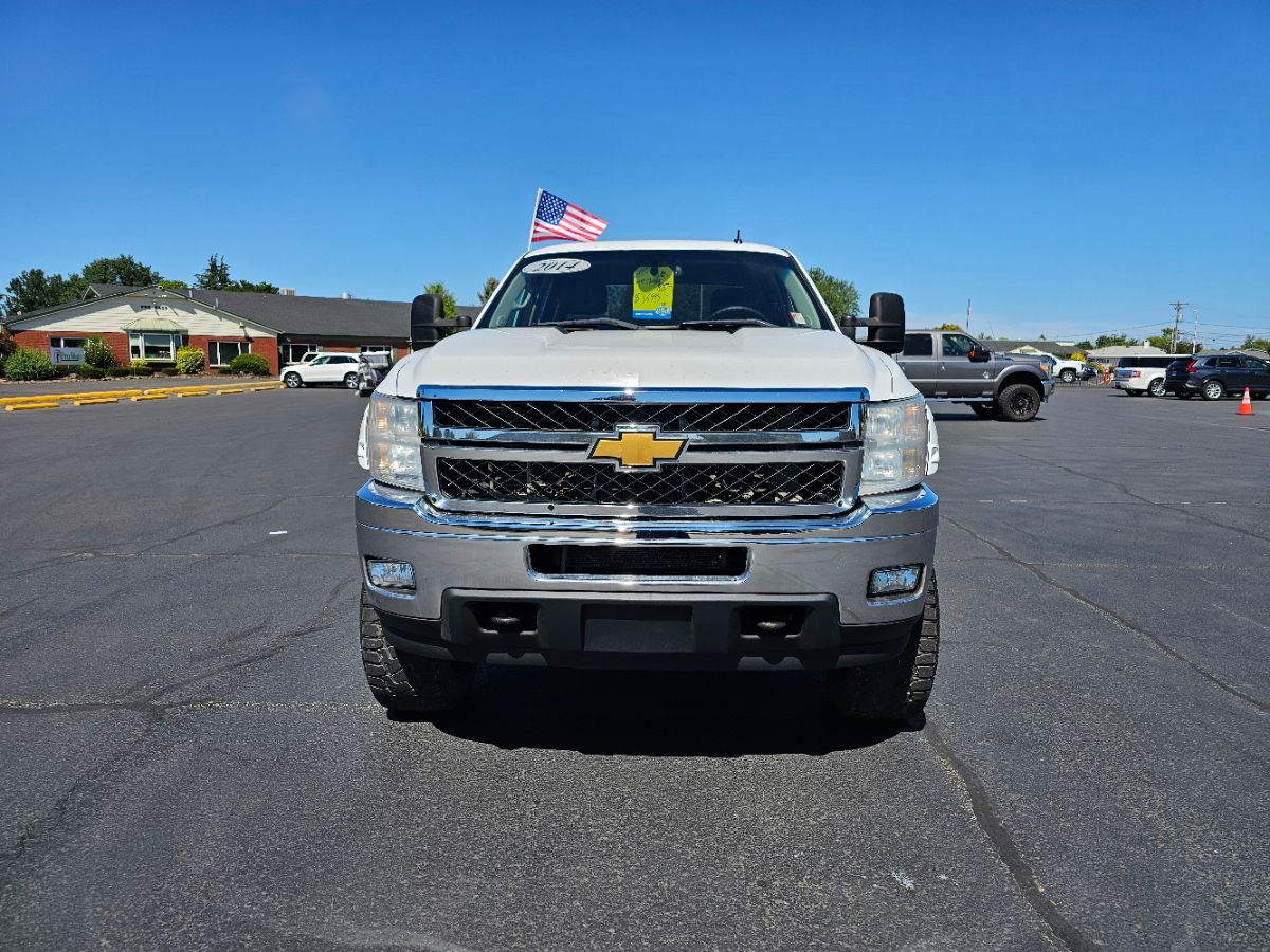 2014 Chevrolet Silverado 2500HD LTZ photo 3