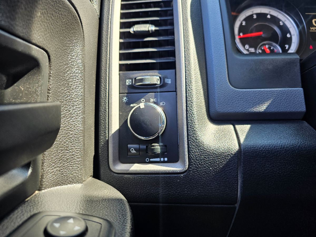 2015 Ram 1500 Tradesman photo 24