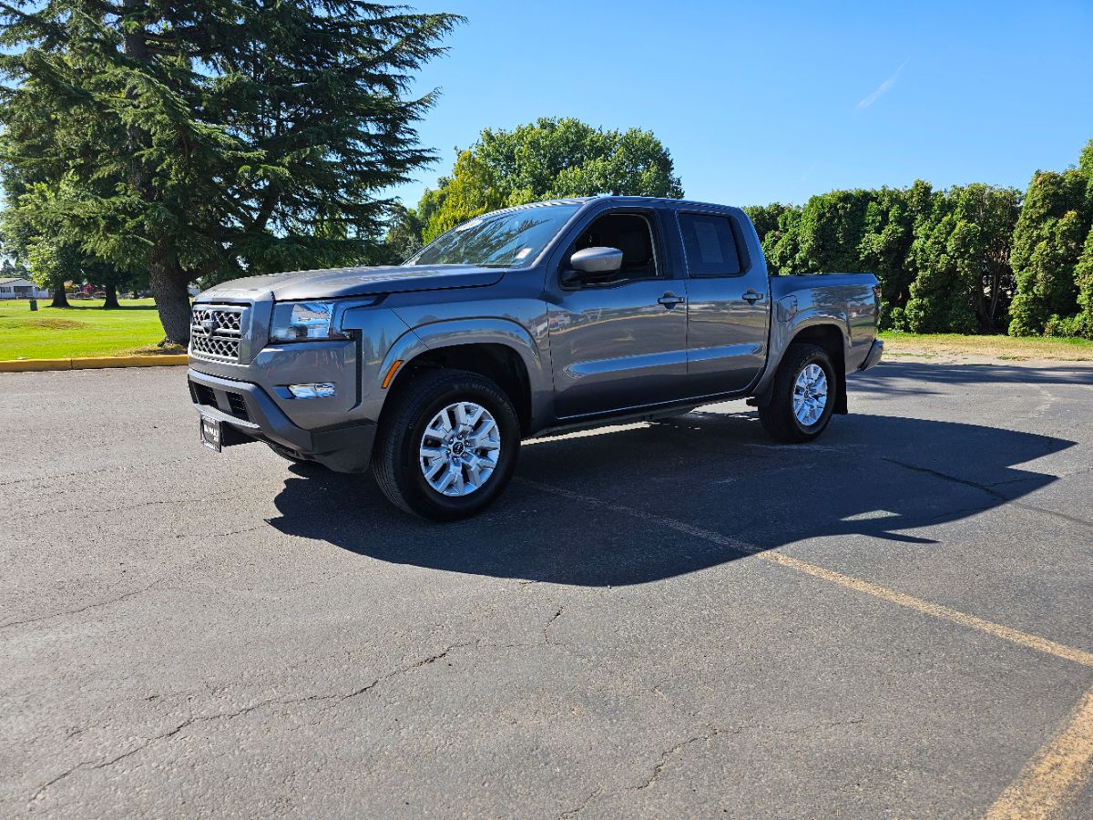 2024 Nissan Frontier SV photo 3