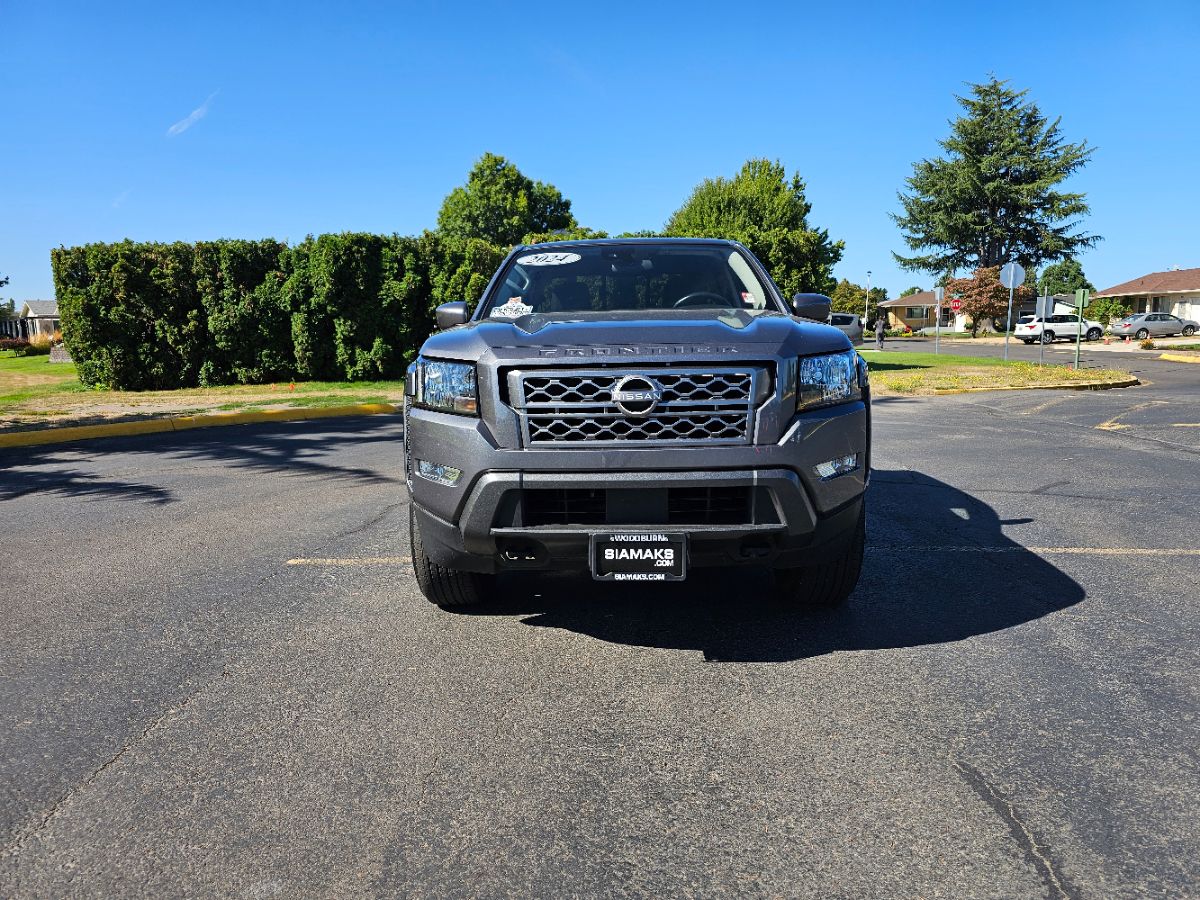 2024 Nissan Frontier SV photo 4