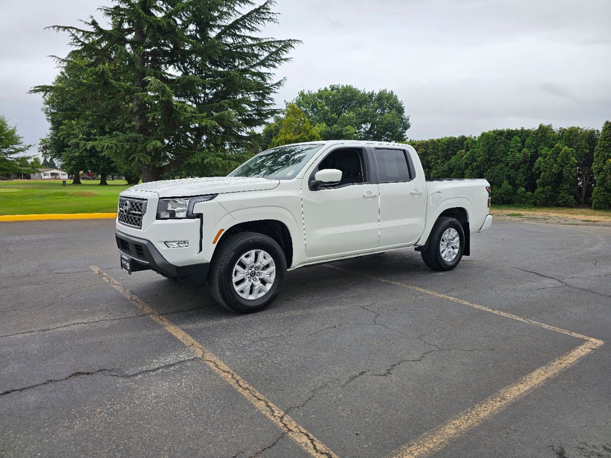 2024 Nissan Frontier SV photo 3