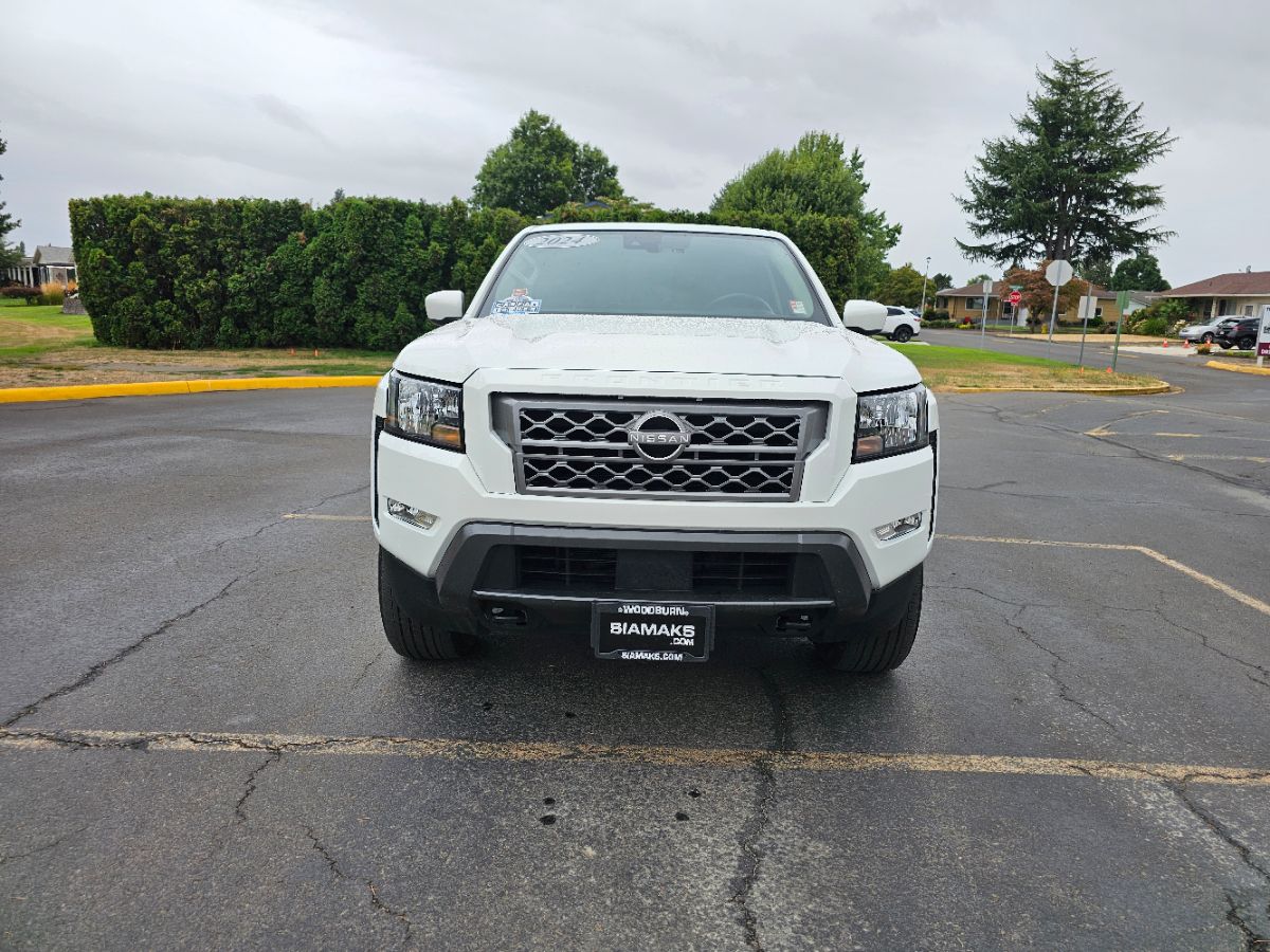 2024 Nissan Frontier SV photo 4