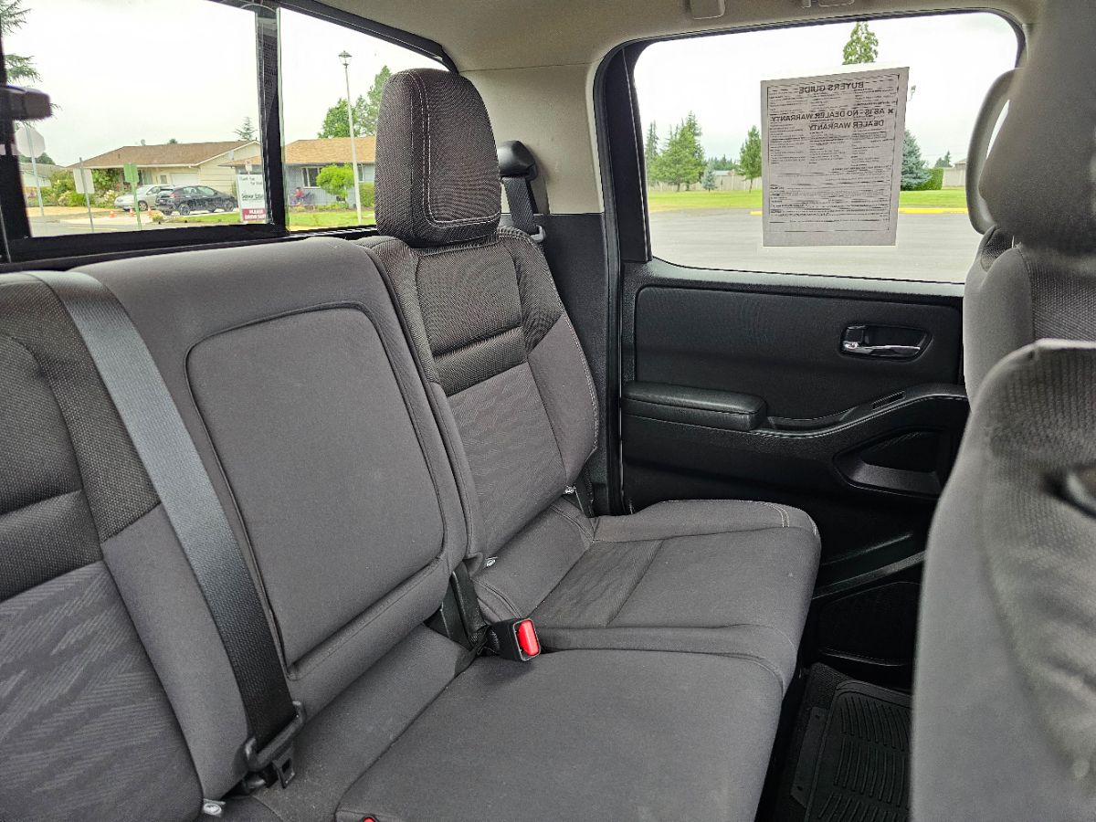 2024 Nissan Frontier SV photo 13