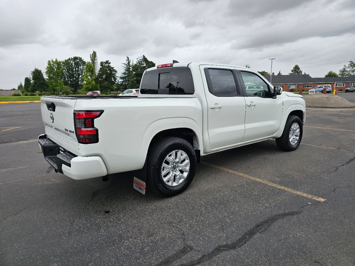 2024 Nissan Frontier SV photo 15