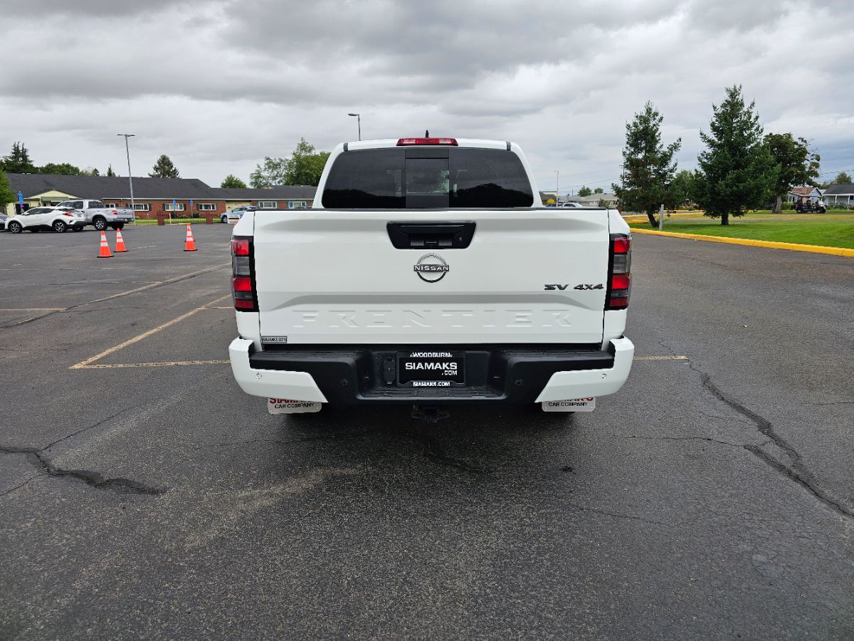 2024 Nissan Frontier SV photo 16
