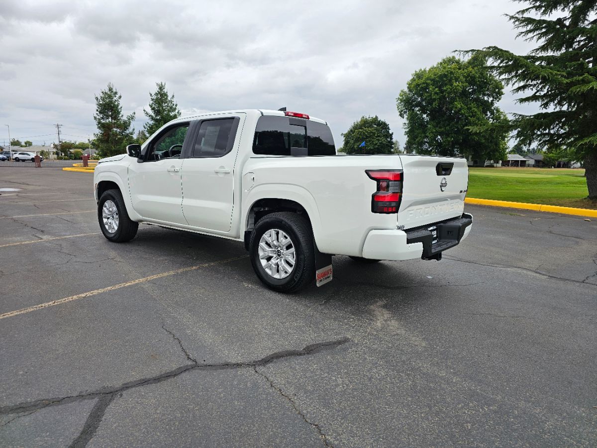 2024 Nissan Frontier SV photo 18