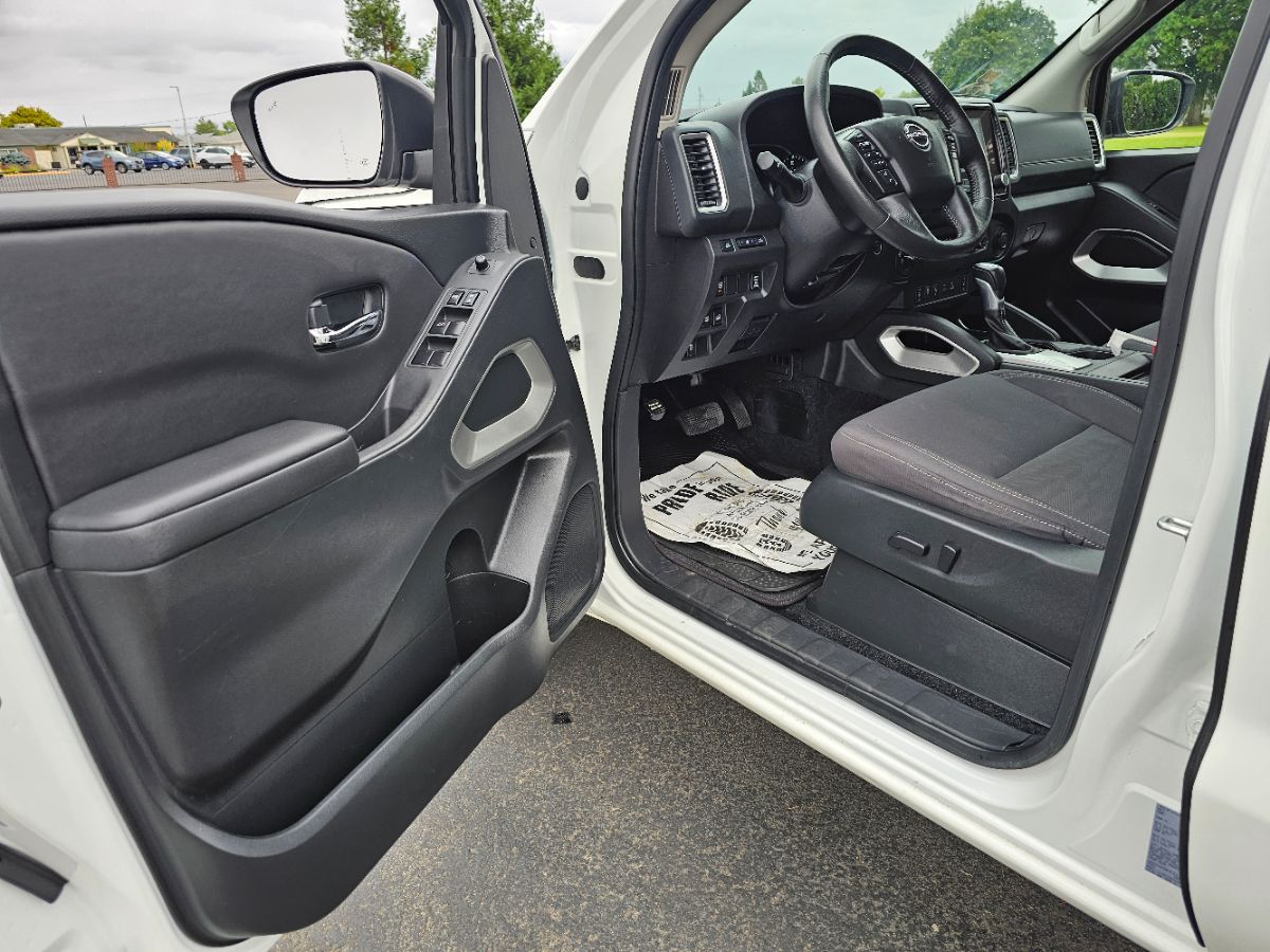 2024 Nissan Frontier SV photo 21
