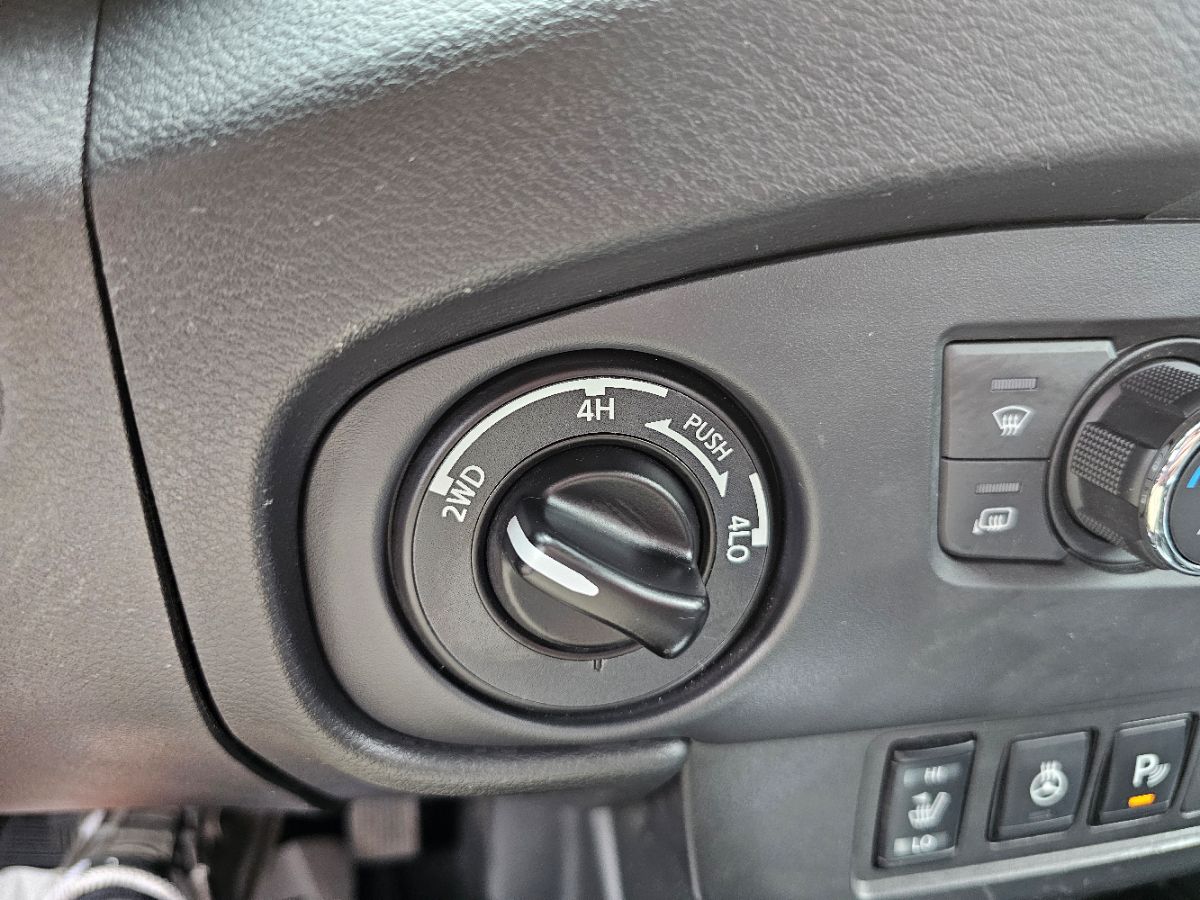 2024 Nissan Frontier SV photo 25