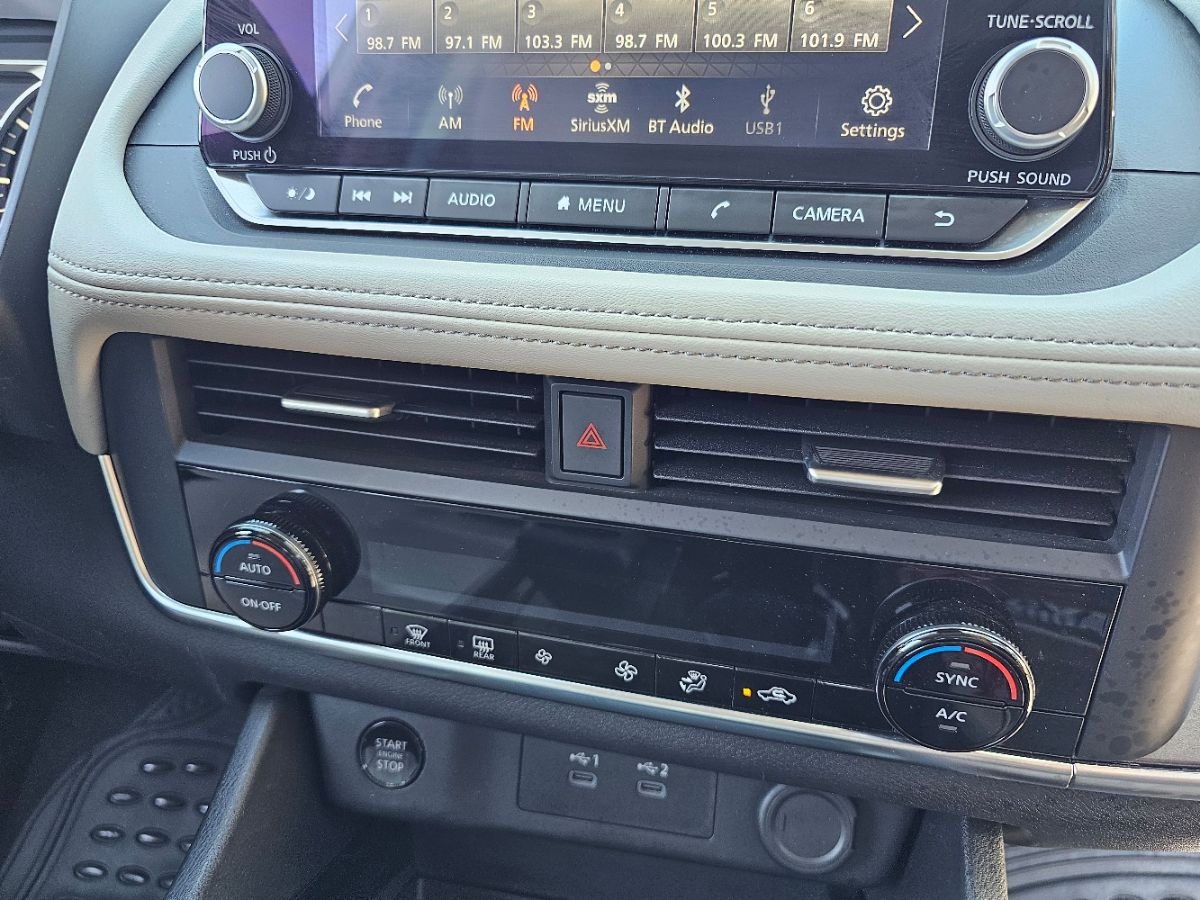 2025 Nissan Rogue SV photo 4