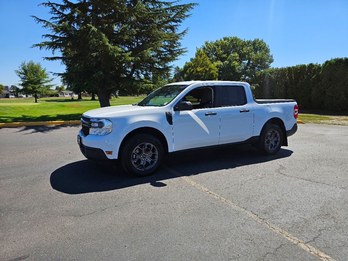 2024 Ford Maverick XLT photo 2