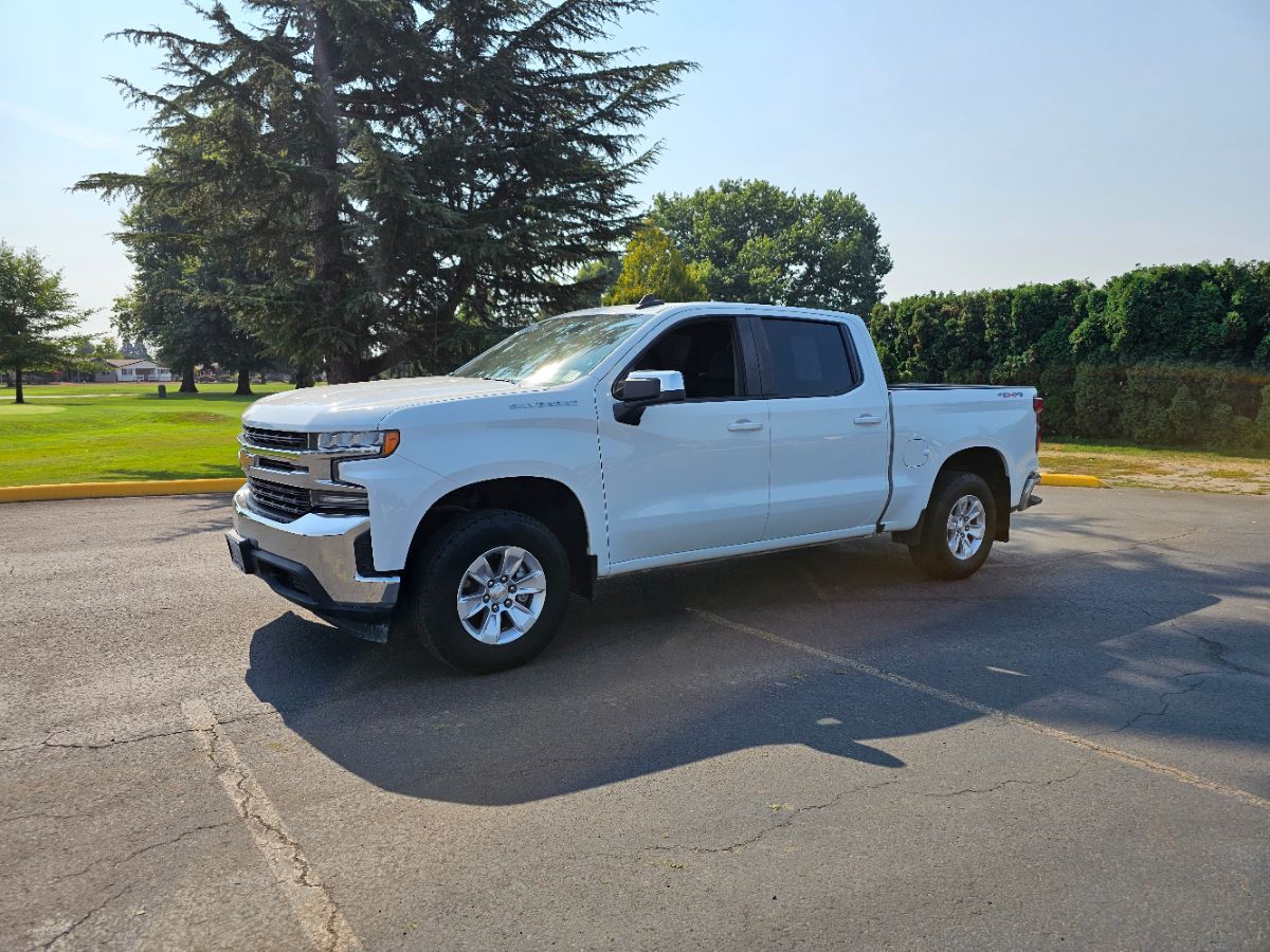 2020 Chevrolet Silverado 1500 LT photo 3
