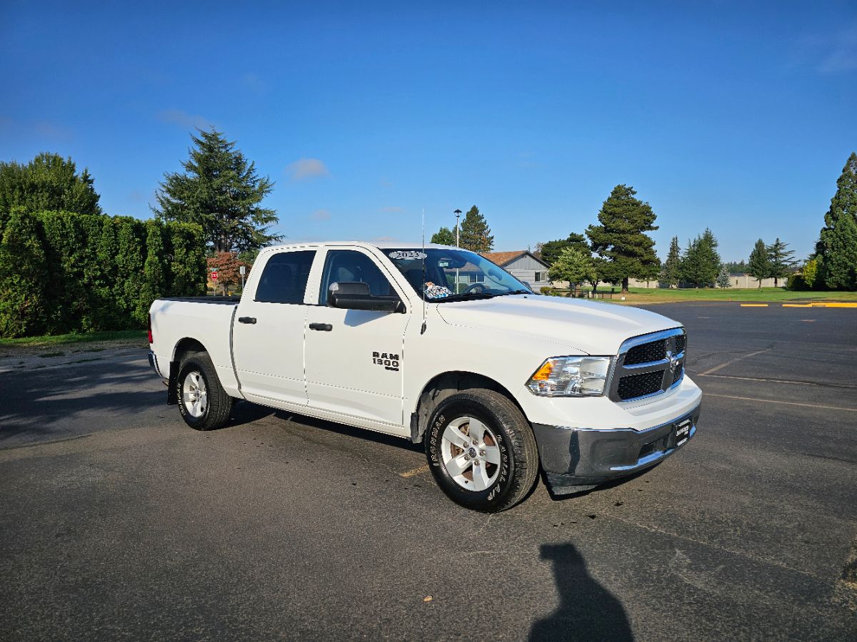 2023 Ram 1500 Classic SLT photo 3