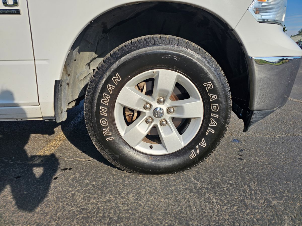 2023 Ram 1500 Classic SLT photo 4