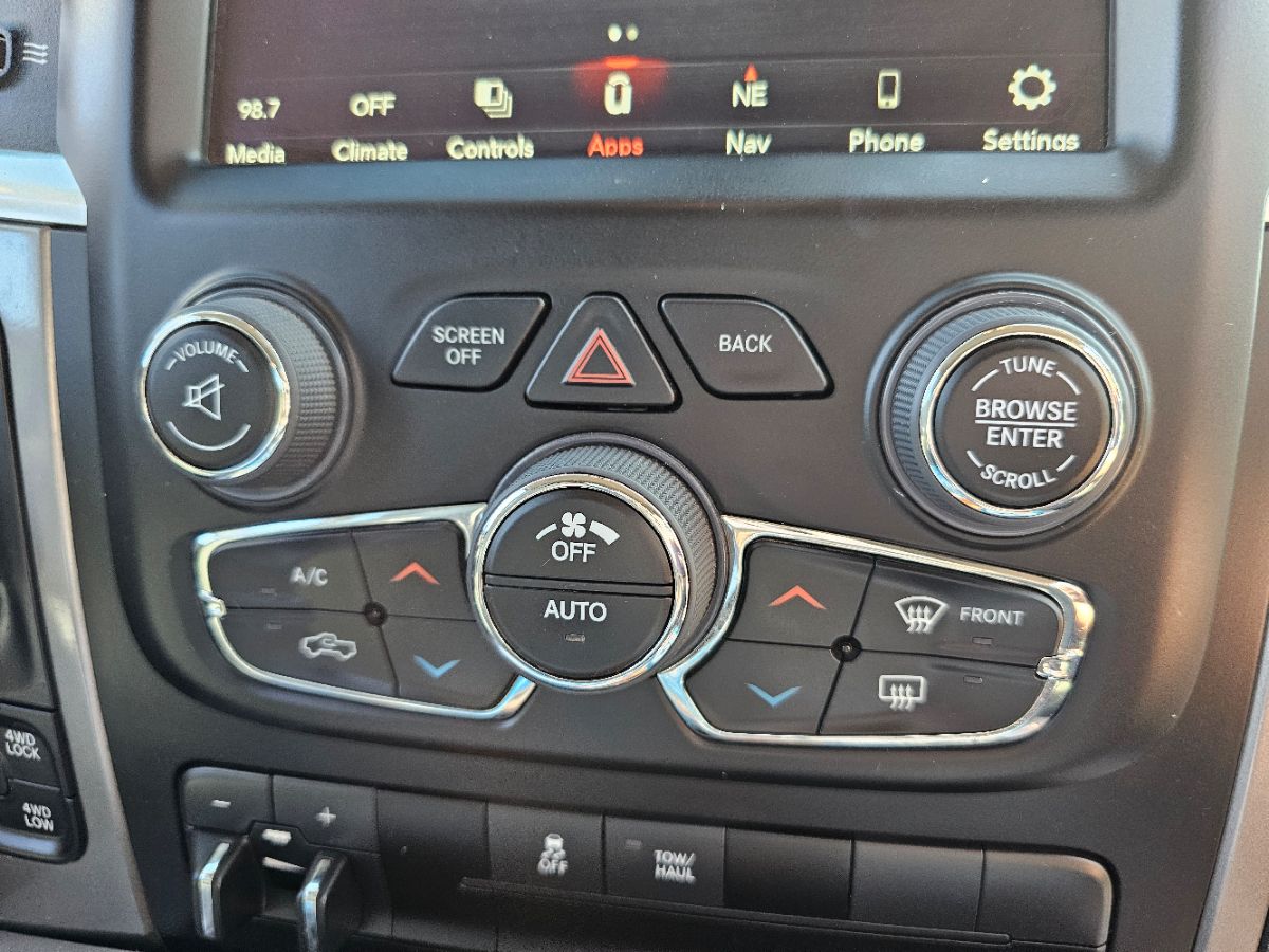 2023 Ram 1500 Classic SLT photo 7