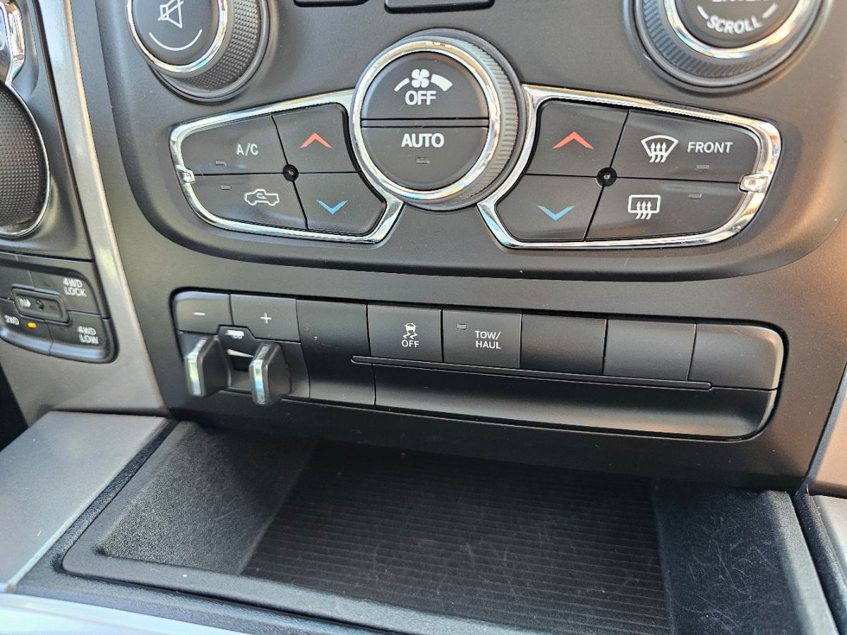 2023 Ram 1500 Classic SLT photo 8