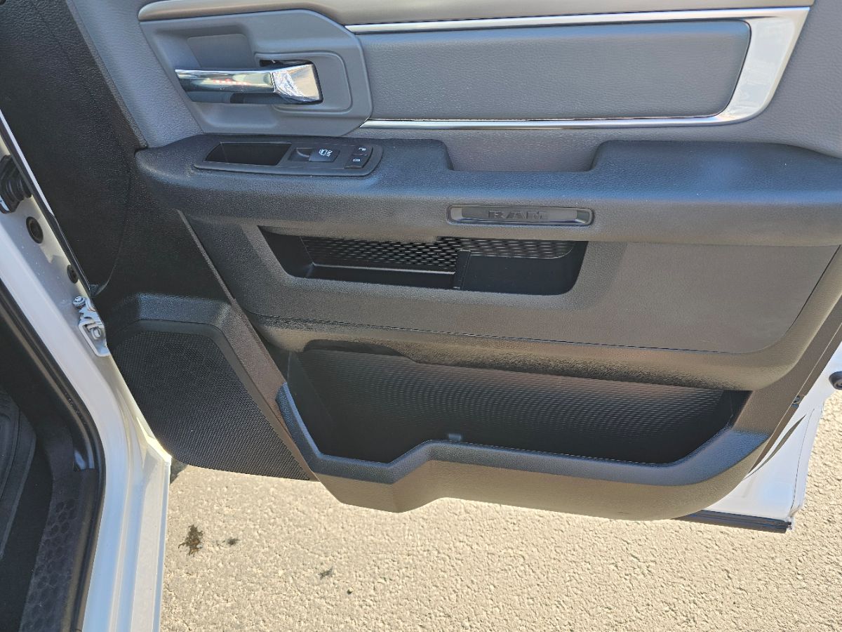 2023 Ram 1500 Classic SLT photo 10