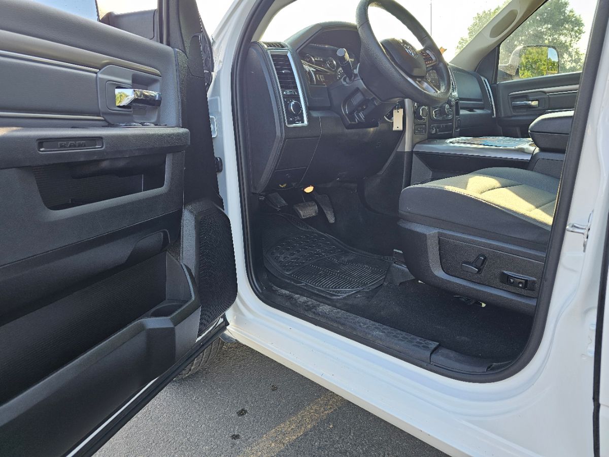 2023 Ram 1500 Classic SLT photo 19