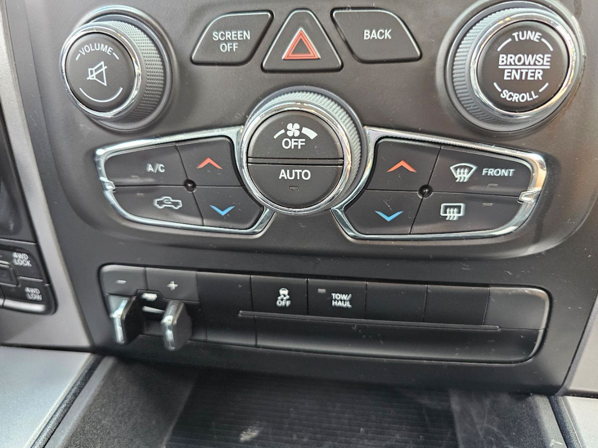 2023 Ram 1500 Classic SLT photo 9